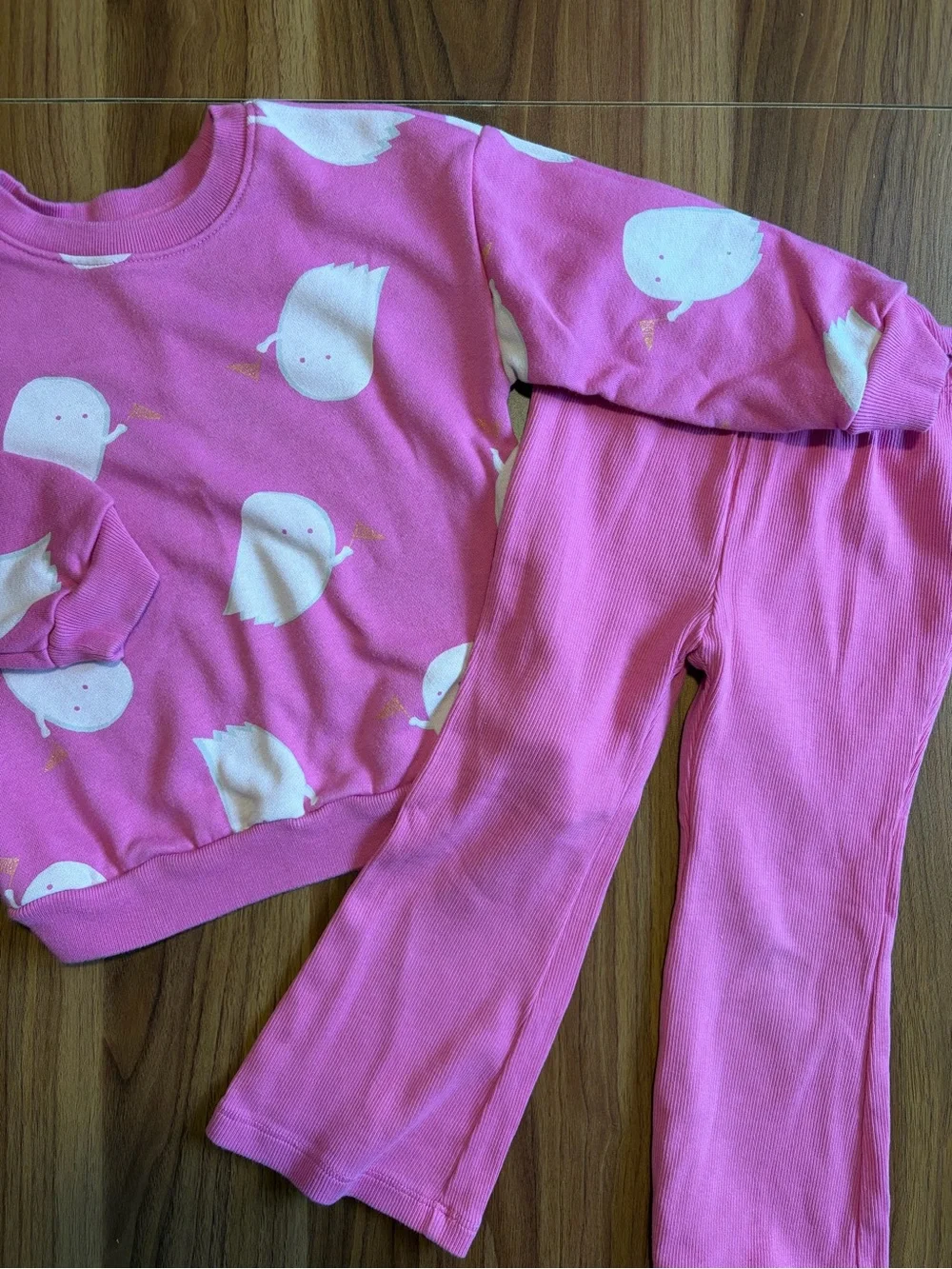 GAP 2Y Ghost Crewneck & Ribbed Leggings Set